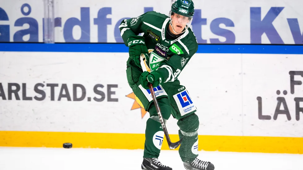 Carl Jakobsson spelar i Färjestads tredje lina. 