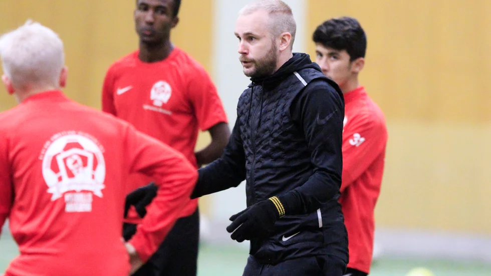 Patric Jildefalk är till vardags assisterande tränare till Bartosz Grzelak i AIK. Under måndagen gästade han Tunahallen och SLFA.