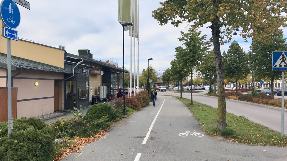 Brotten som mannen misstänks för ska ha skett på Fabriksgatan. Han greps på Eriksbergsvägen, en bit därifrån. 