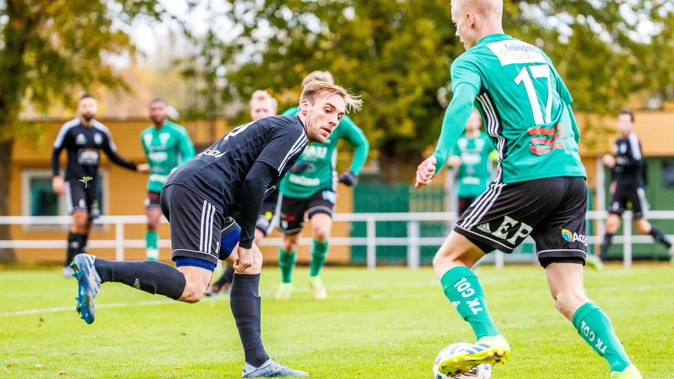 Bruno Dal Monte, Fanna BK i närkamp med Andreas Larsson ESK. 