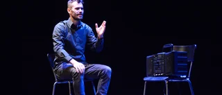 På en humoristisk resa genom olika katastrofer