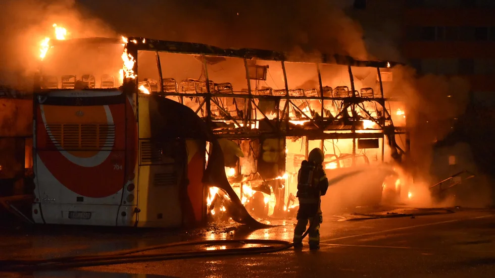 En buss var helt övertänd när räddningstjänsten anlände.