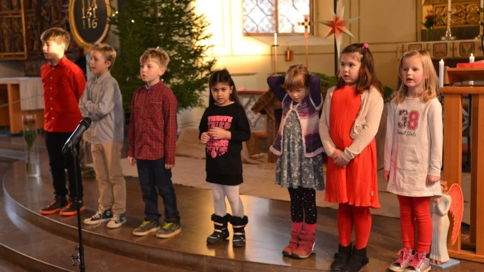 Barnkör. Mariagårdens barnkör var med och sjöng flera sånger, när Julkrubban arrangerades i Risinge kyrka på julafton.
