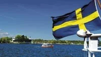 Något avtal mellan kommunen och Visfestivalen AB om att tillsammans bilda en visstiftelse existerar inte. För kommunledningen är en visstiftelse hittills bara en viljeyttring. För kommunalrådet Harald Hjalmarsson utgör hela Slottsholmen, med restaurangen, ruinen, badstranden, gästhamnen samt närheten till turistbyrån och den nya kajen för skärgårdstrafiken navet för den viktiga besöksnäringen i vis- och sjöstaden Västervik. Foto: ANDERS STEINER