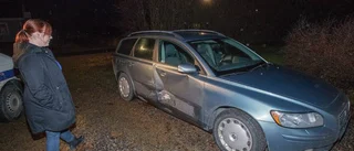 Vittnen efterlyses efter krock i rondell