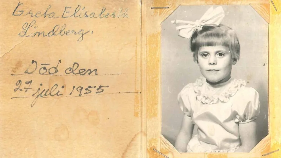 Greta Elisabeth Lindberg var Sunes tvillingsyster. Hon drunknade i Kalaträsket sommaren 1955, bara nio år gammal.