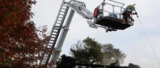 Villa totalförstörd i brand