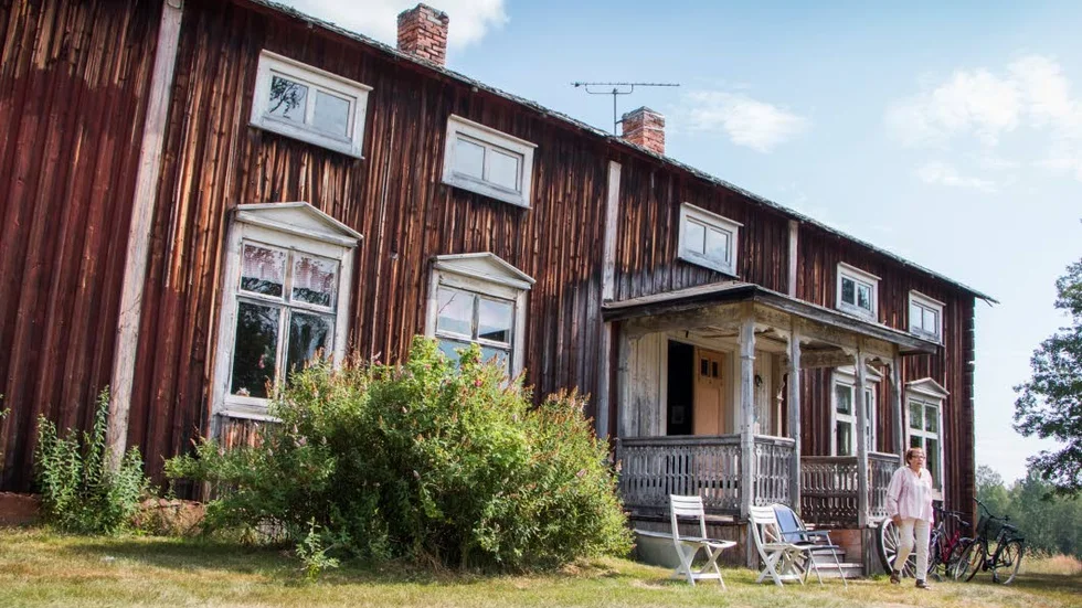 Trots en lång vandring alternativt väntan på hästskjuts var det många besökare som tog sig till den tjusande Gammelgården i Pålmark. Det är någonting alldeles särskilt med att vandra runt i de gamla rummen där tiden stått stilla i decennier.