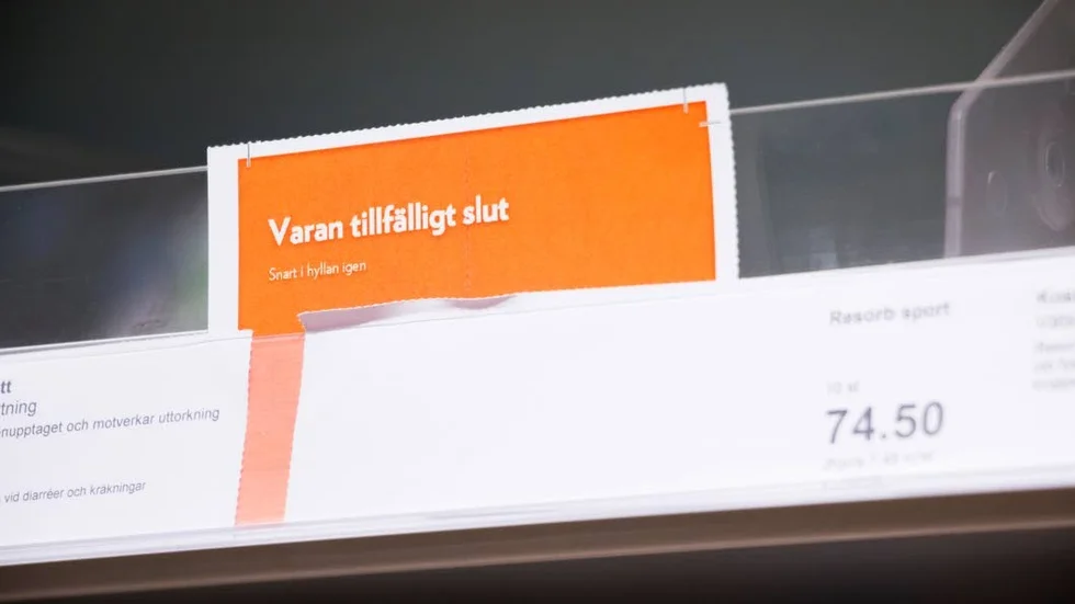 På Kronans apotek möts kunderna av dessa lappar.