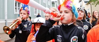 Stämningen på topp när paraden tog plats