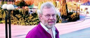 Nu drar Per-Åke ut i världen