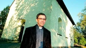 Thomas Kyrklund bjuder in jaktlagen till en stunds eftertanke inför älgjakten.
Foto: Robert Svensson (011-200 463)
robert.svensson@folkbladet.se