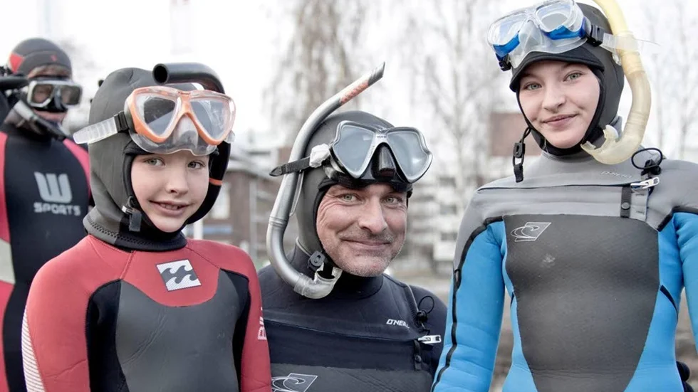 Krister Efverström simmade Kanalsimmet med barnen Jack, åtta år och Carmen, tolv år.