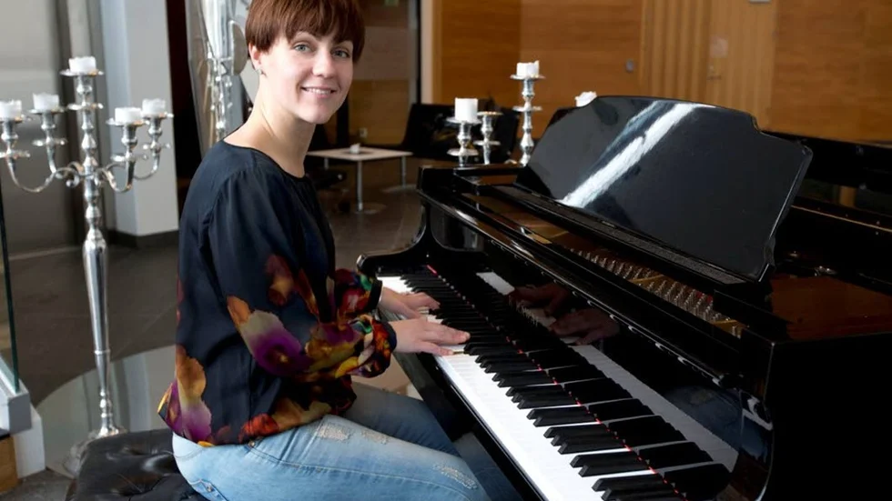 Som sångpedagog använder Mirjana Petrova ofta piano i sin undervisning, men när hon växte upp var många av de kvinnliga förebilderna sångare.