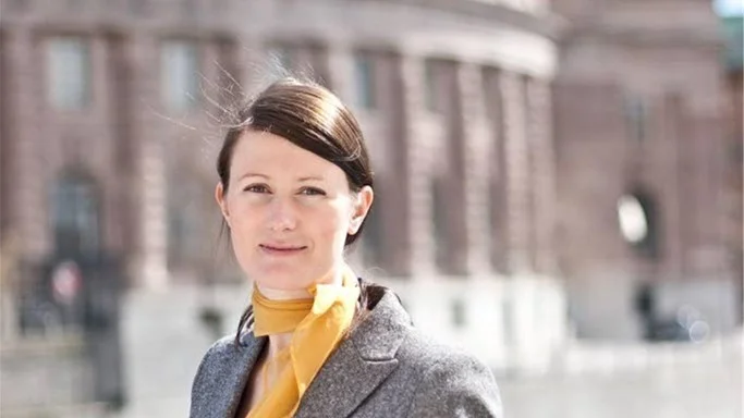 Miljöpartiet och Lise Nordin föreslår att skatt från vindkraften skall bli kvar i de kommuner där verken byggts.
