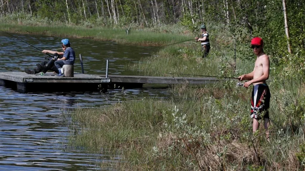 Omkring 90 fiskare anslöt sig till fiskepremiären på lördagsförmiddagen. Men en hel del av dem kunde åka hem igen ganska snabbt eftersom fiskarna nappade fort och kvoten fylldes.
