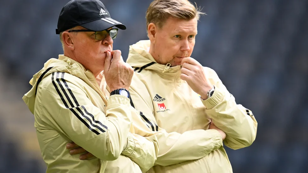 Förbundskaptenen Janne Andersson och assisterande förbundskaptenen Peter Wettergren har ett och annat att fundera på.