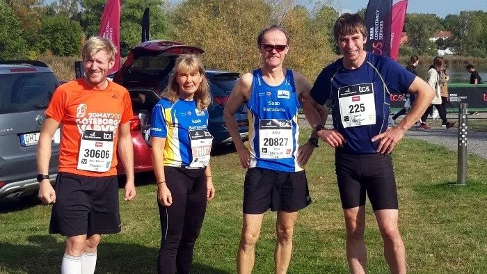 Gänget som åkte till och från Lidingöloppet tillsammans: John-William Momark, Helene Ederlöv, Tomas Holgersson och David Kasselstrand.