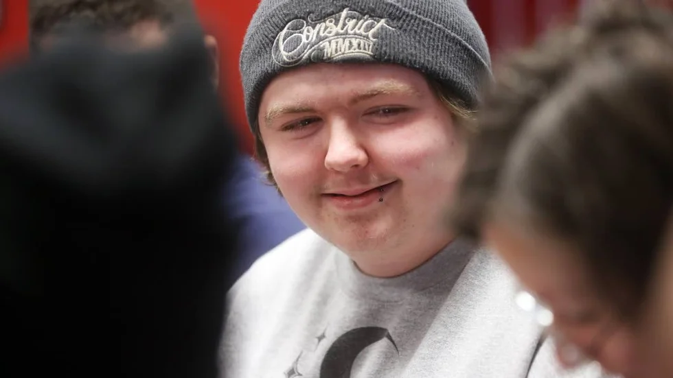 Adam Kindahl är överlycklig över att få Anders Bagge som lärare. "Han är Gud. Och enda anledningen till att jag tittat på Idol."
Foto: Mikael Strand