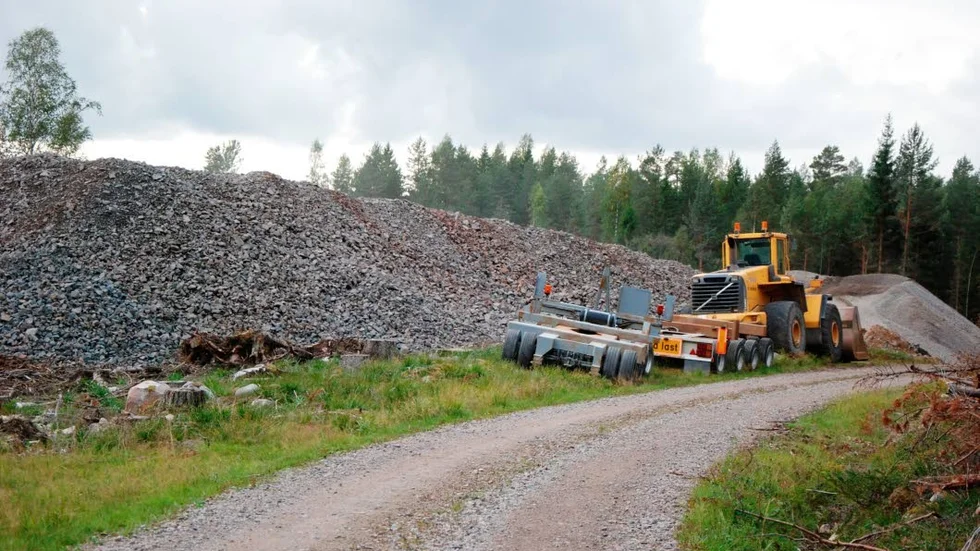Oroligt. Boende i Regnatrakten är rädda att en ny bergtäkt ska medföra höga bullernivåer och tung trafik.