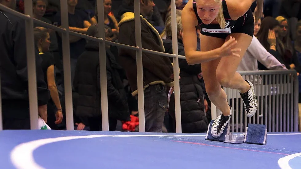 Comeback. EM-mästarinnan Moa Hjelmer har nu tagit upp karriären igen på löparbanan och vann klart 200 m vid NIG.