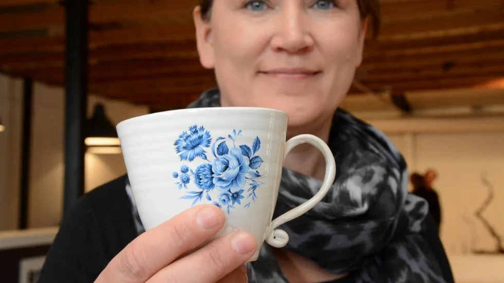 "Snirklig" kallar keramikern Helena Kierman denna serie med mormorsinspirerade muggar som är tunna, men ändå hållbara.