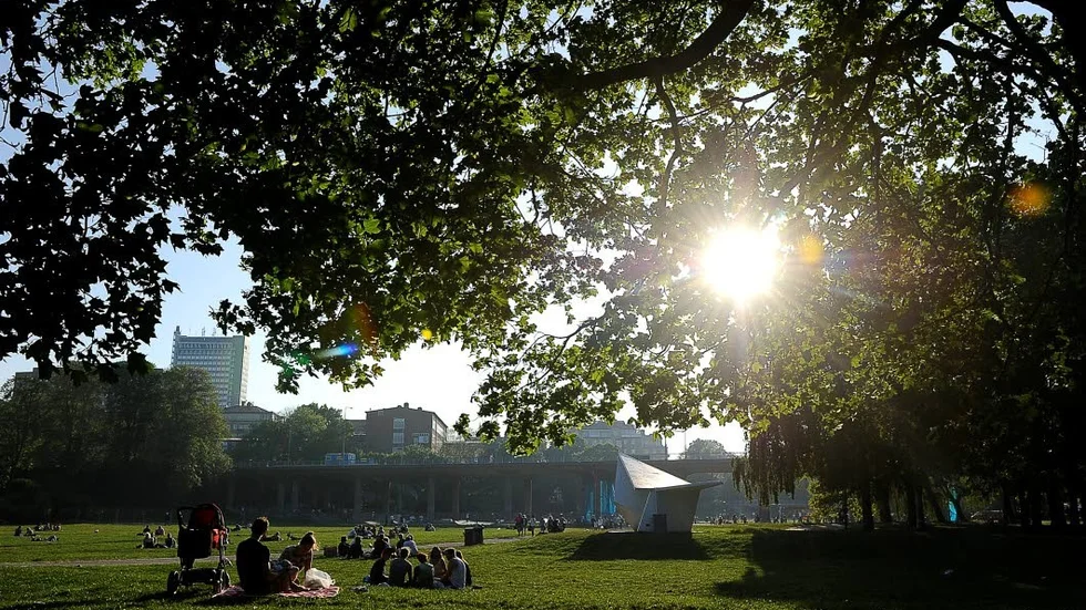 Solkraft. Ökade möjligheter att använda solen som kraftkälla förbättrar livet för miljoner människor, skriver Folkbladets krönikörer.