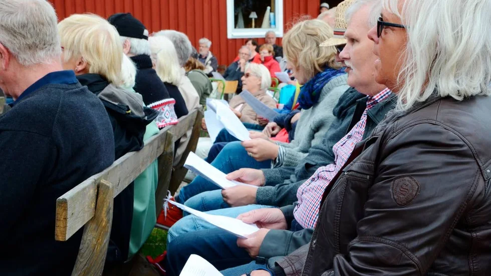 Önskelåtar. Utöver de låtar som redan fanns i programmet kunde publiken önska låtar.