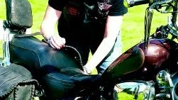 - Tonen är rå, men hjärtlig här i klubben, säger Nettan Cogne som gick med i Yamaha Custom Club år 2000.