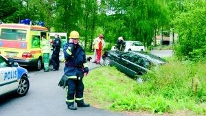 En 67-årig kvinna från Åtvidaberg fick föras till sjukhus efter att hennes lastbil blev påkörd av en timmerbil i Svärtinge vid 11.20-tiden igår.
FOTO: BJÖRN PERSSON/WIGHS