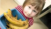 Bananer går bra för Sanna Bengtson att äta. Men finns det ett ägg i närheten blir hon sjuk.
FOTO: ANITA KJELLBERG