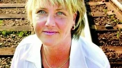 Vill höja kommunalskatten. Vänsterns Elisabet Rehn menar att det skulle ge kommunen mer arbetsro.              FOTO: TITTI OLOVSSON