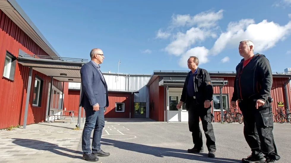 "Tomas tvingas ofta börja morgonen med att städa upp efter gänget", säger Ulrik Bylander.