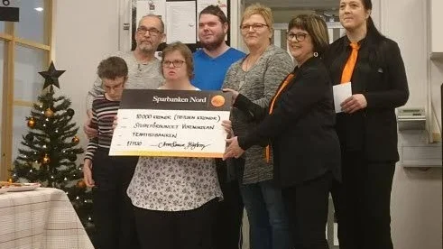 I Arvidsjaur fanns representanter från Studieförbundet Vuxenskolan på plats för att ta emot utdelningen från Framtidsbanken.