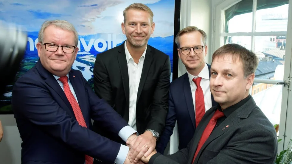 DRÖJER. I mitten av oktober presenterades Northvolts batterifabriksprojekt. Men allt är långt i från klart. Lorents Burman från Skellefteå kommun längst till höger.