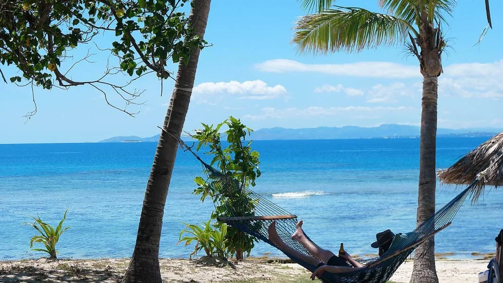 Slappa. Många reser till Fiji för att slappna av. På andra sidan jorden är man långt från vardagens stress.