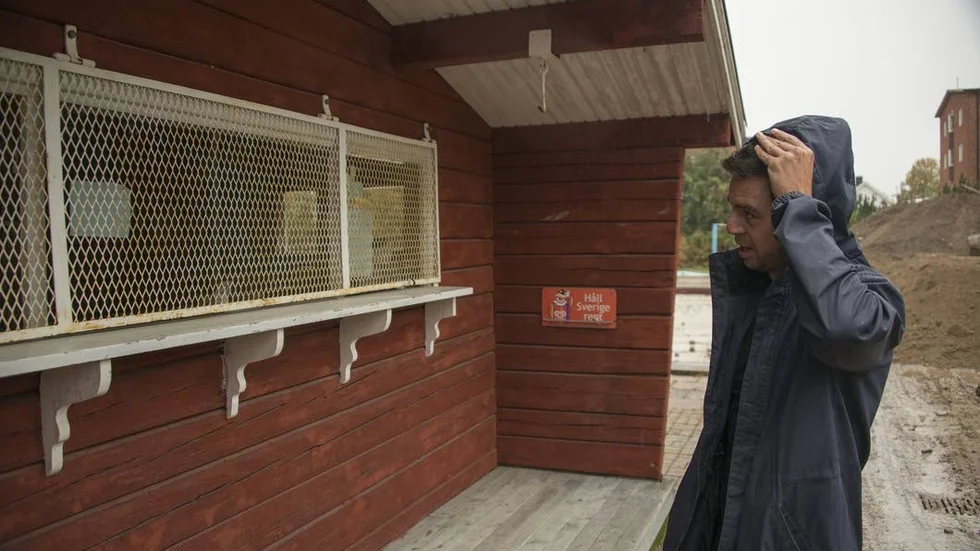 Slitet. "Minigolfbanan förfallit, bassängen håller på förfalla och det kostade 50 kronor att gå in där. Tänk om de rustade upp kiosk och allt så folk faktiskt ville vara här?" säger Patrik Nilsson.