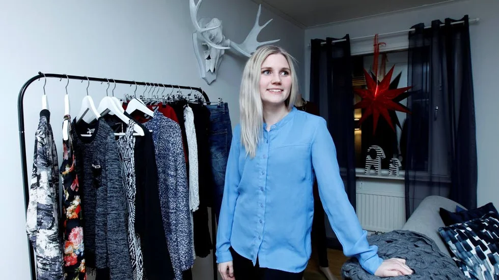 PÅ NÄTET. Emelie Bergqvist  i Älvsbyn säljer bland annat danska damkläder via nätet.