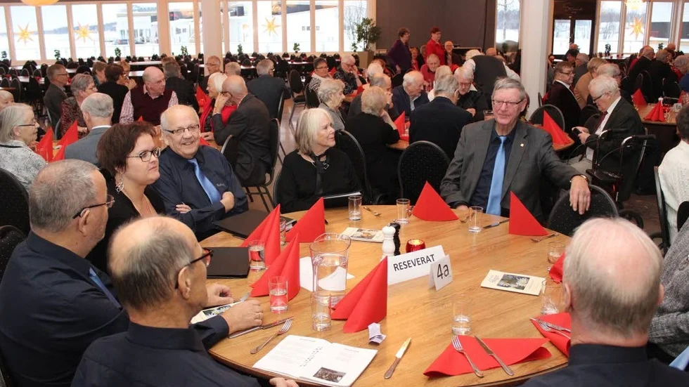 Gruppen Rubus medlemmar samlades kring bordet.