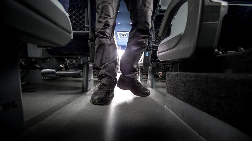 Oanmält. Misshandeln och pistolhotet på bussen är än så länge inte anmäld. Polisen ser kopplingar till rånförsöket i Stadsparken.