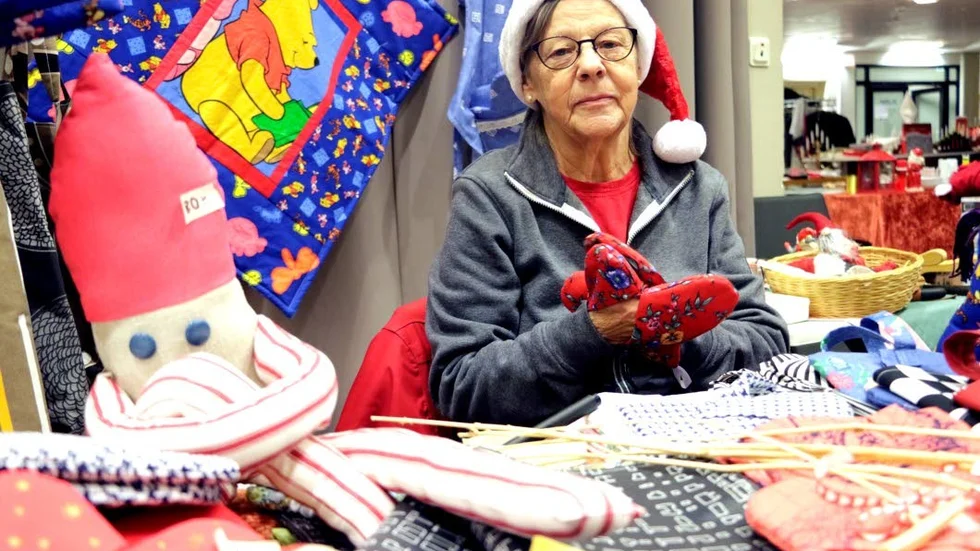 Textil. Marle Lidström sålde mjukisdjur, babytäcken, pannlappar och mycket annat som hon gjort själv.