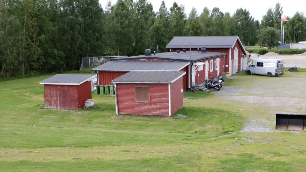 SAKNAS. Gamla förråd och lokaler på området men inte ens ett vettigt omklädningsrum finns att nyttja på Nordlunda.