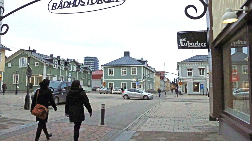 Centrum. Först på våren eller sommaren nästa år stängs Rådhustorget av för fordonstrafik. Detta under maximalt en månads provtid.