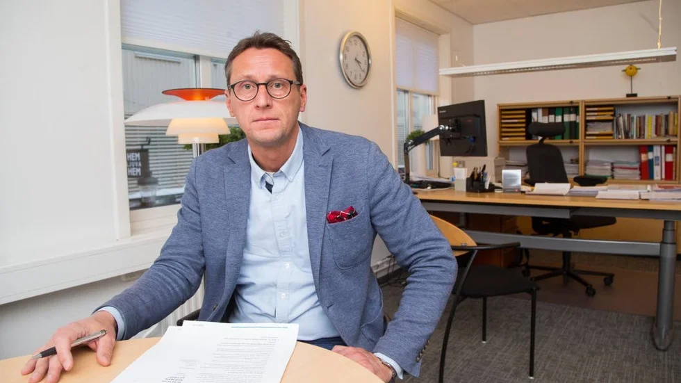 Bedrägeri. Enligt Thomas Nordberg på Sparbanken Nord har antalet falska samtal till privatkunder ökat sista månaderna. Han råder alla att lägga på luren om någon ber om koder och personliga uppgifter.