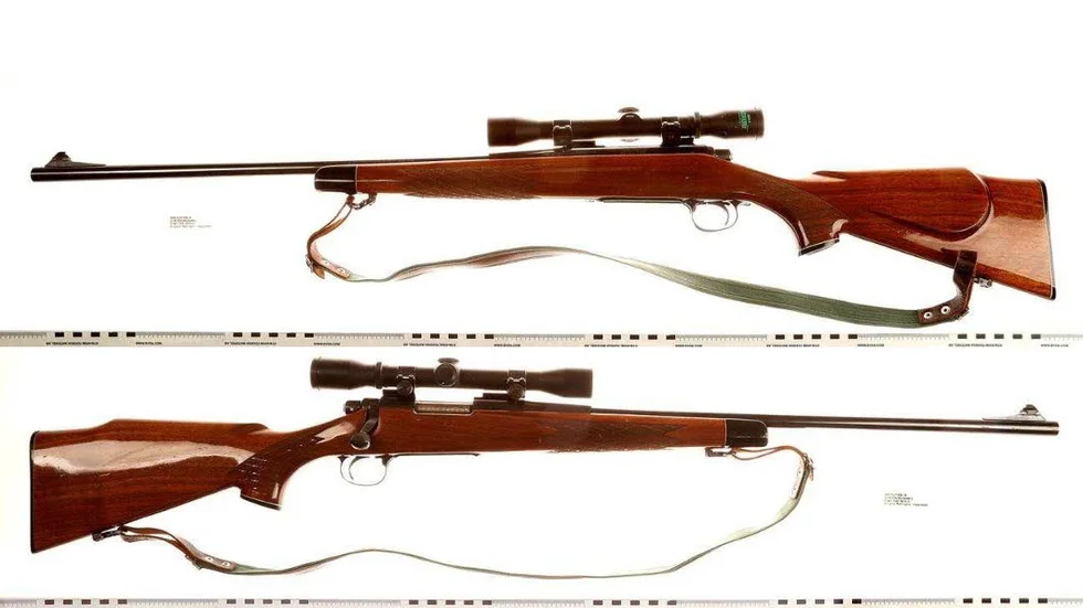 Det här är vapnet som användes, ett kulgevär med kikarsikte, tillhörande den mordåtalades pappa.