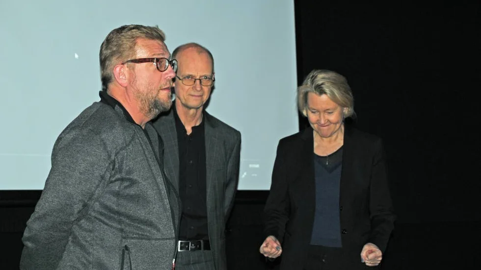 Filmsnack. Filmregissör Anders Lennberg, till vänster och skådespelaren Jan Mybrand berättar för Cecilia Nilsson och biopubliken om arbetet med deras film Same Same.