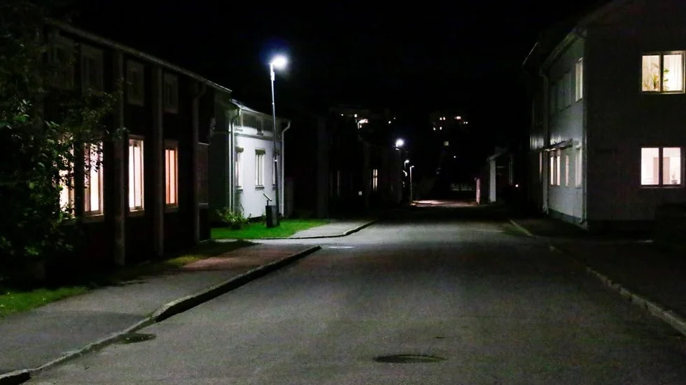Mörker. I Piteå jobbar man aktivt med trygghetsskapande åtgärder men trots det känner många, framför allt kvinnor, otrygghet ute på kvällstid. (Arkivbild)