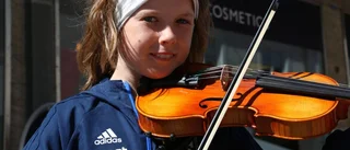 Lisa lirar både fotboll och fiol