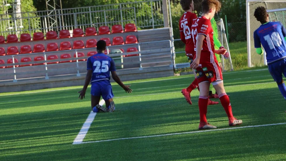 Gali Musah, Arvidsjaur, hade en bra chans före paus men kan konstatera att det inte blev mål.