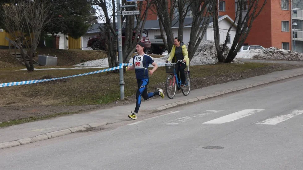 Vissa fick finna sig att bli omsprungna trots att de satt på cykel.